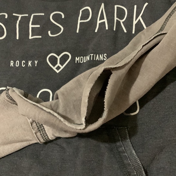 small, grey crew neck from a tourist shop in Estes Park - Picture 3 of 3